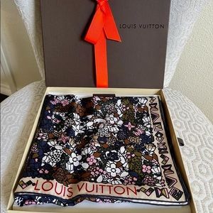 NEW Louis Vuitton Scarf